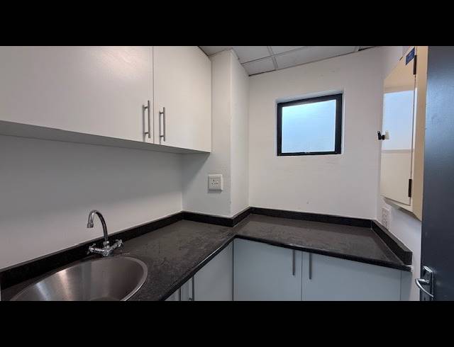 148M² OFFICE TO LET IN WESTVILLE